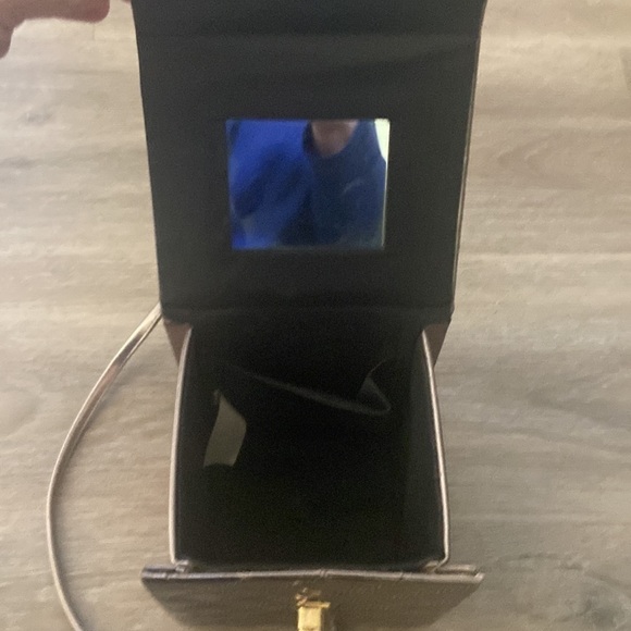 VINTAGE Walborg Quilted Box Purse - Picture 9 of 15